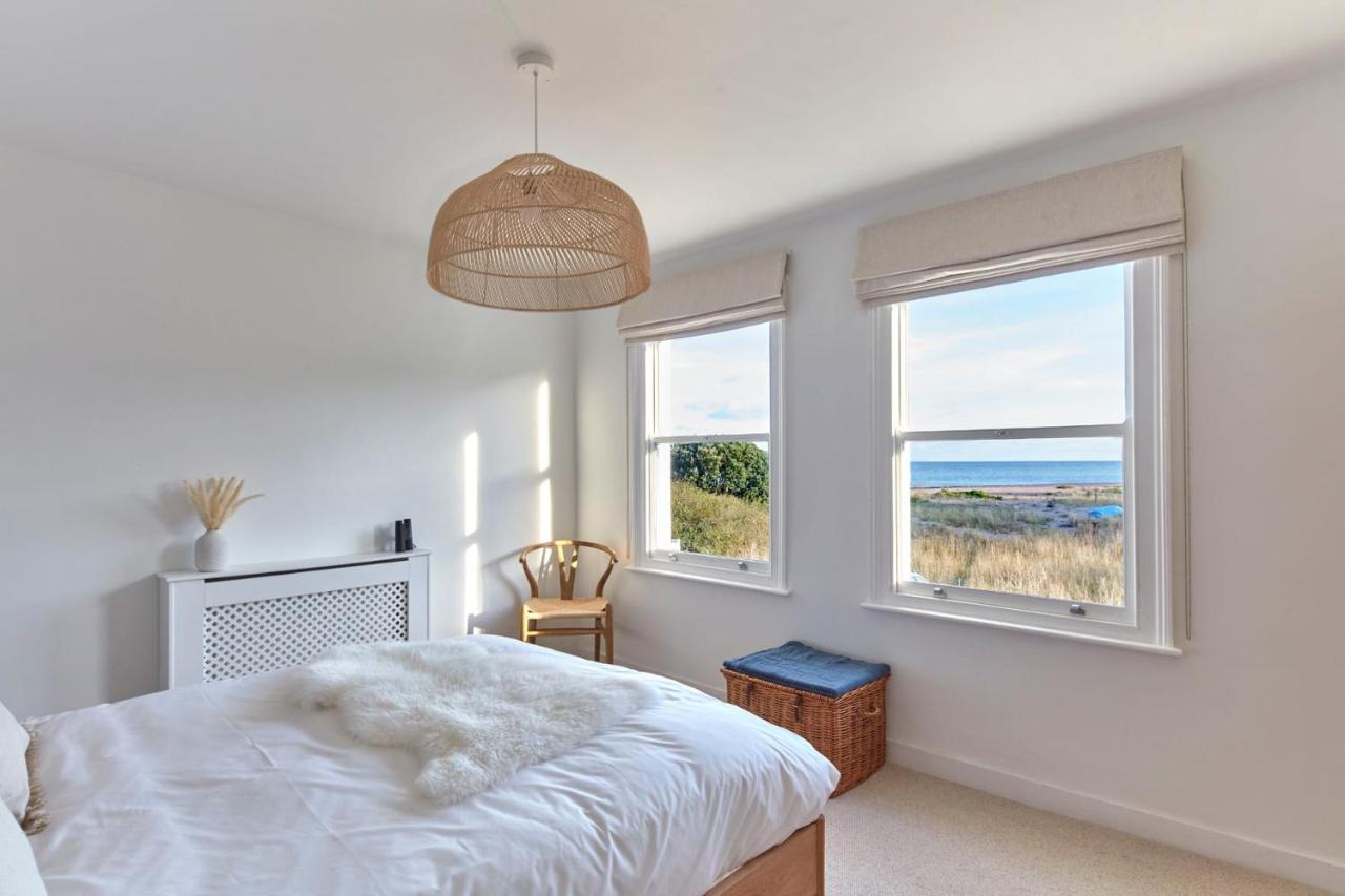 A Cool Coastal Retreat On Kingsdown Beach - The White House Villa เดล ภายนอก รูปภาพ